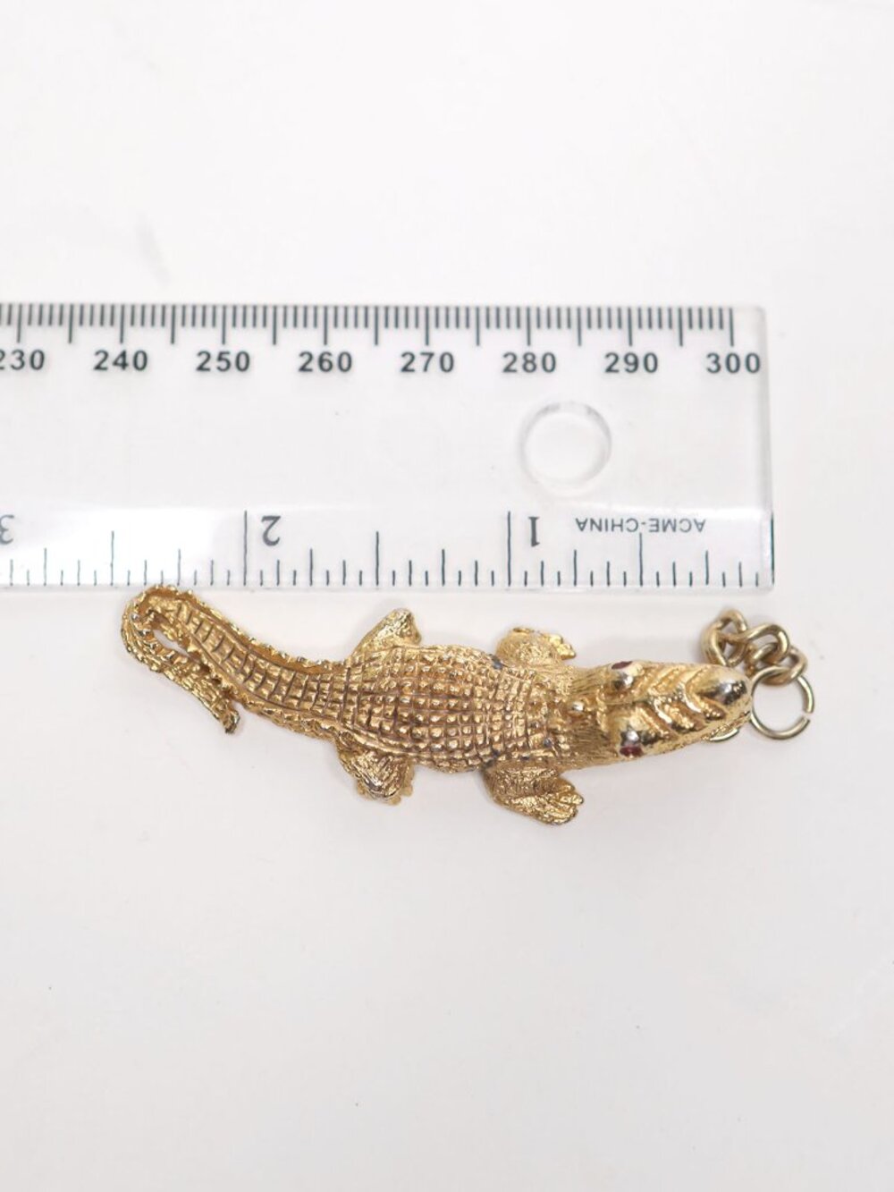 Vintage Gold Tone Alligator Crocodile Pendant Charm Red Rhinestone Eyes Thailand - Picture 5 of 6